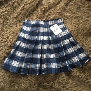 Pleated Plaid Skirt (Medium but fits a S or XS)